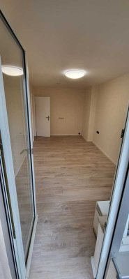 Schönes WG-Zimmer in Frauen-WG mit Balkon (Stuttgart-Ost)