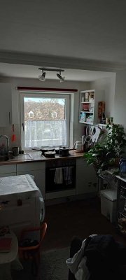Geschmackvolle 2-Raum-Wohnung mit Balkon und Einbauküche in Augsburb
