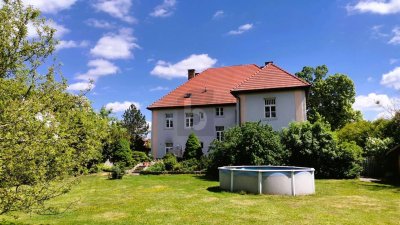 REPRÄSENTATIVE DIREKTIONSVILLA MIT UNEINSICHTIGEM GARTEN - KANZLEI - PRAXIS