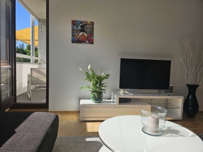 Ruhige, stilvoll möblierte 2-Zimmer-Wg löffelfertig, mit Balkon
