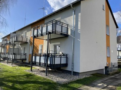 Zum Einzug bereit: praktische 2-Raum-Wohnung mit großem Balkon