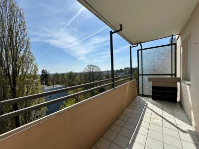 Sonniger Balkon mit toller Aussicht ins Grüne!