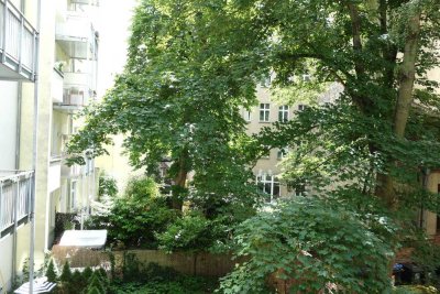 Sofort Bezugsfrei am Ostkreuz: Ruhige und charmante 2-Zimmer-Whg. im Gartenhaus mit Loggia und Lift