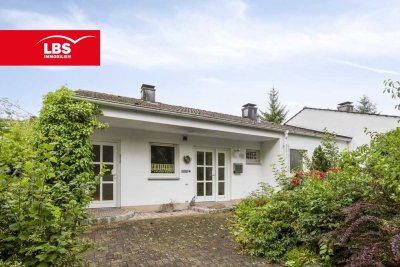 Idyllisches Familienhaus mit Garage und großzügigem Garten!