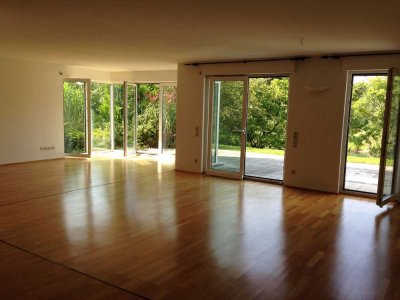 Exklusive, geräumige Mietwohnung in attraktiver Parklage an der Ruhr