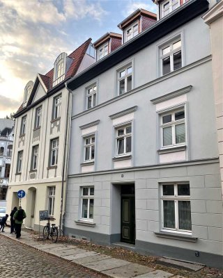Schicke 1-Raum-Wohnung in der Schillstraße mit Einbauküche und Terrasse