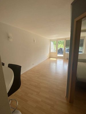 Exklusive, vollständig renovierte 2-Raum-Terrassenwohnung mit Balkon und EBK in Aidlingen