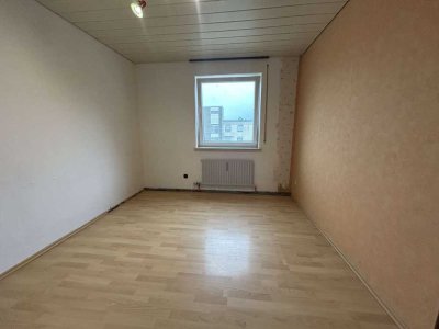 Katip | Leerstehende 4-ZKB-Wohnung mit Balkon und Entwicklungspotenzial *ab sofort