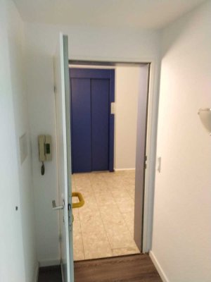 Etagenwohnung mit Blick auf die Kaiser Friedrichhalle in 41061 Mönchengladbach