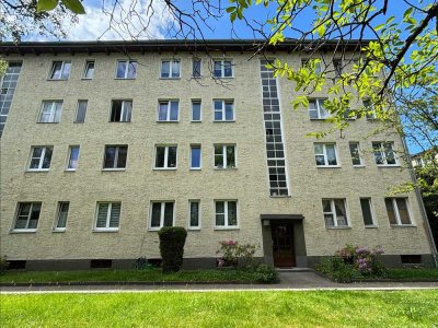 Vermietete, sehr ruhige 2,5 Zimmer Hochparterre Wohnung in Berlin-Spandau