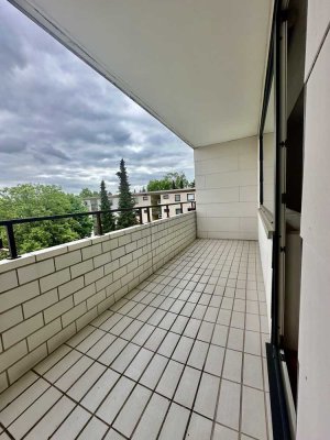 Helle 2-Zimmer-Wohnung mit Balkon & Einbauküche - urban, ruhig und TU-nah!