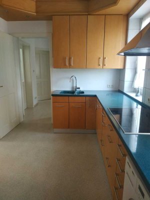 2-Zimmer-Wohnung mit gehobener Innenausstattung, Terasse, Grarten und EBK in Zusmarshausen