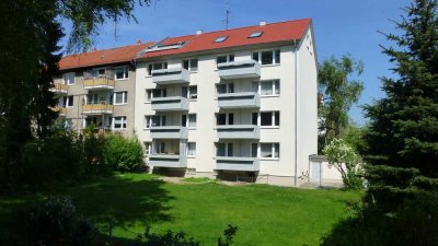Ruhige sanierte 3-Zimmer-Erdgeschosswohnung mit Balkon in zentraler Sackgassenlage in Hannover Ahlem