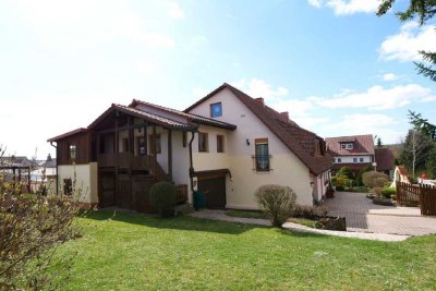 Leben in einer der schönsten Fachwerkstädte Frankens: Zweifamilienhaus mit Garten in Seßlach