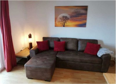 modern möblierte, helle 3-Zimmer Wohnung, großer überdachter Balkon