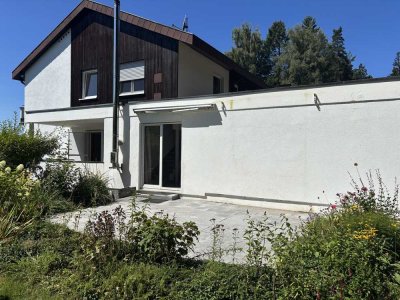 Wohnen im Grünen: Schöne 3,5 Zimmerwohnung mit Terrasse und Balkon