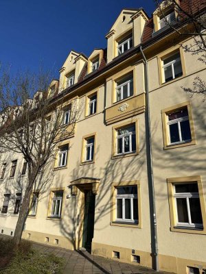 attraktive 3-Raum Dachwohnung in ruhiger Anliegerstraße