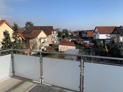 2-Zimmerwohnung mit modernem Wohn-Essbereich mit Einbauküche & großem Balkon in Lampertheim