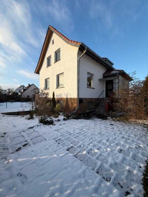 Einfamilienhaus mit Einliegerwohnung in ruhiger Lage