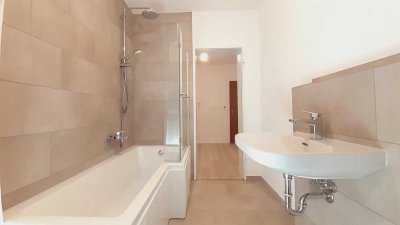 Erstbezug nach Sanierung: 2 Schlafzimmer, großes Wohn-Esszimmer, Küche, Bad, WC