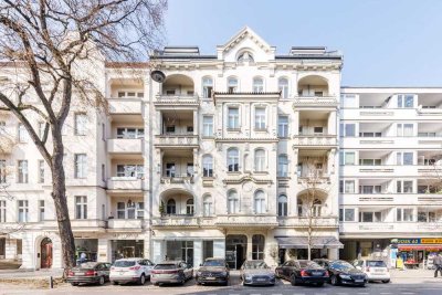 Uhlandstraße 45 – Stilvolle, frisch renovierte Dachgeschosswohnung im herrschaftlichen Altbau!!
