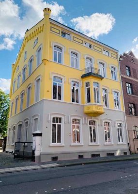 Moderne 2 Zimmer Altbauwohnung mit Stellplatz im Zentrum zu vermieten!