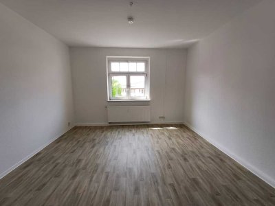 Neu sanierte große 2-Zimmerwohnung - 1. OG links
