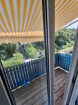 Freundliche 4,5-Zimmerwohnung mit 2 Balkone zu vermieten