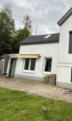 Teilmöbliertes Haus in ruhiger Lage