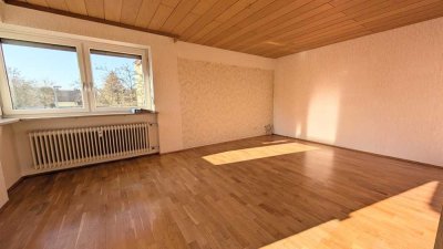 Gut geschnittene 3,5 Zimmer Wohnung mit Loggia und TG-Stellplatz! Sofort frei!