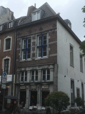Exklusive, sanierte 1-Zimmer-DG-Wohnung in Aachen