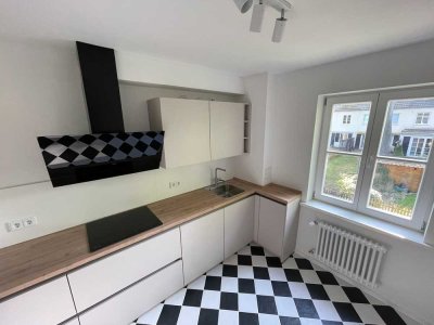 Ihr neues Zuhause: Frisch sanierte 100m² Altbauwohnung mit Balkon – Sofort bezugsfrei!