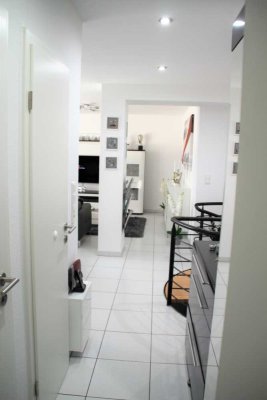 Wahnheide! Top gepflegte 3 Zi.- Whg.- 90m² - Terrasse - Garage