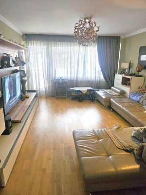 Sonnige,  ruhige, nahe Olivaer Pl.  gelegene freie Wohnung m. West-Balkon + Lift - incl. Tiefgarage