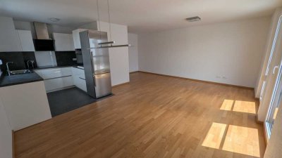 Wohnen über den Dächern - große, sonnige Dachterrasse - mit TOP-Verkehrsanbindung in Herrenberg