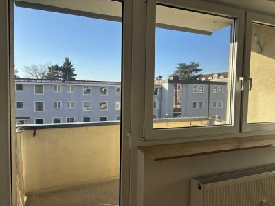 Gepflegte 3-Zimmer-Wohnung mit Balkon in Nürnberg-Muggenhof