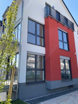 Luxuriöse Maisonette Wohnung mit Balkon und  Dachterrasse