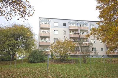 In der Herrichtung! Schöne 2-Zimmerwohnung in ruhiger, grüner Lage