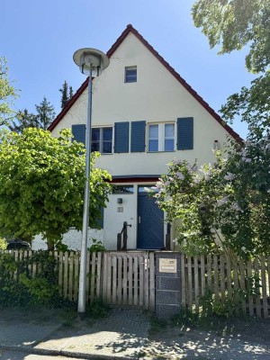 Großzügig sanierter Altbau in wunderschöner Lage