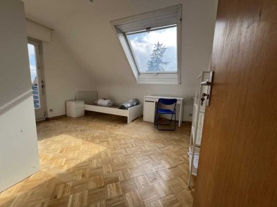 Großzügige 6,5-Zimmerwohnung mit sonnigem Wintergarten in Stuttgart-Rohr