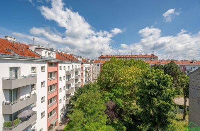 TRAUMHAFTE DACHGESCHOSSWOHNUNG *INKL. EINBAUKÜCHE*