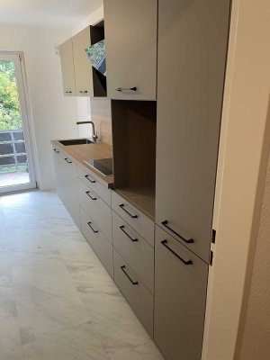 Erstbezug nach Sanierung mit EBK und Balkon: schöne 3-Zimmer-Wohnung in Gerbrunn