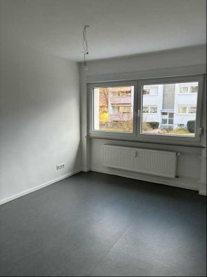 WG geeignete Wohnung mit modern gefliesten Bad und Küche