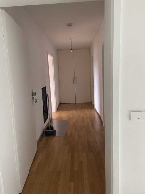 Exklusive 3-Raum-Wohnung mit gehobener Innenausstattung mit EBK in Hebertshausen