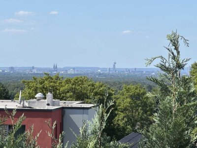 Stilvolle 4-Zimmer-Terrassenwohnung mit luxuriöser Innenausstattung großem Garten und Domblick