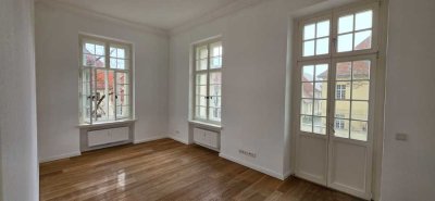 Seltene 4‑Zimmer‑Wohnung im Ludwig‑Hoffmann‑Quartier – modernisiert, ruhig, mit Balkon & Stellplatz