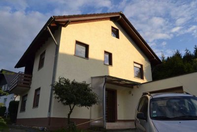 Echtes Raumwunder - EFH mit 5 Zimmern, 2 Bädern und ausgebautem Spitzboden