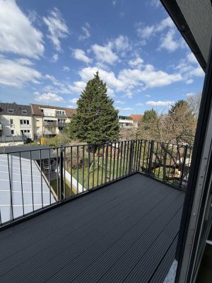 � Charmante 2,5-Zimmer-Maisonette-Wohnung mit Balkon