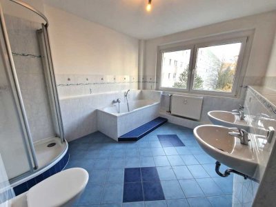 3-Zimmer-Wohnung mit XXL-Tageslichtbad zu vermieten