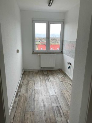 SCHÖNE HELLE Frisch renovierte 3-Zimmer Wohnung im 3.OG